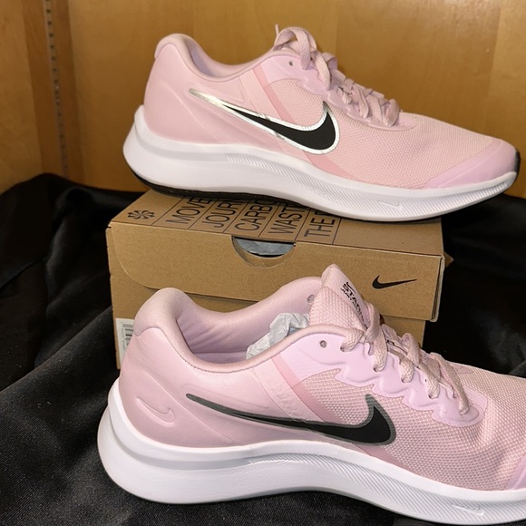 Nike Star Runner 3 (GS) Athletic Shoes - Picture 10 of 10